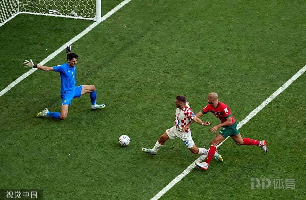 世界杯-摩洛哥0-0克罗地亚 布努神扑阿什拉夫远射造险