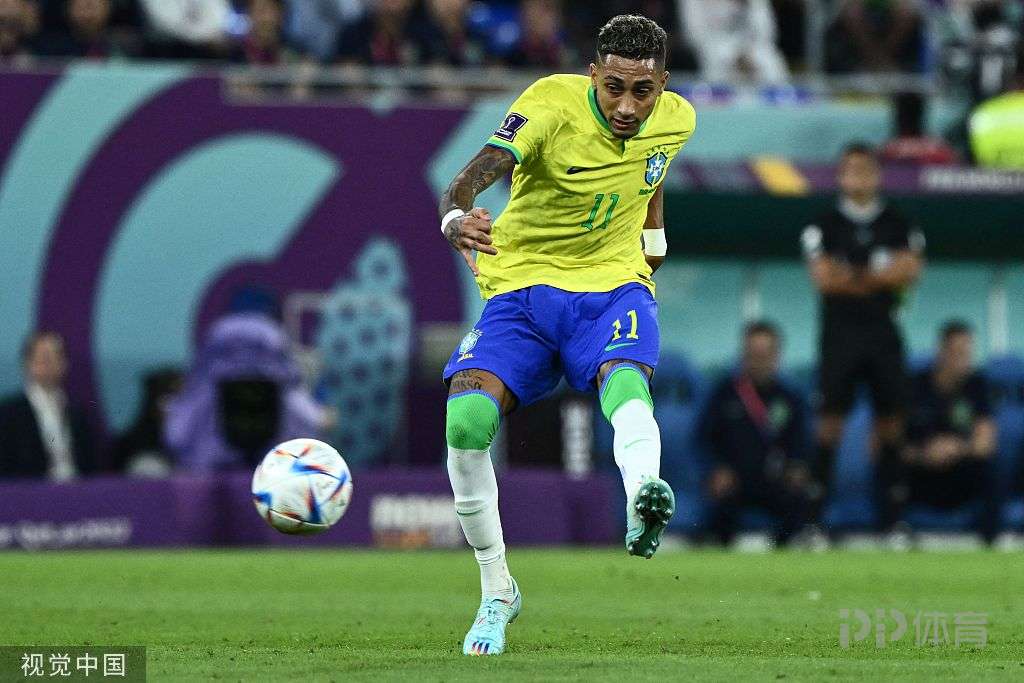 半场-巴西0-0瑞士 维尼修斯错失进球良机索默献神扑