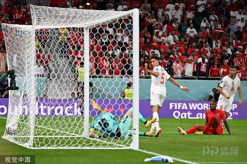 世界杯-摩洛哥2-1加拿大头名出线 齐耶赫吊射空门得手
